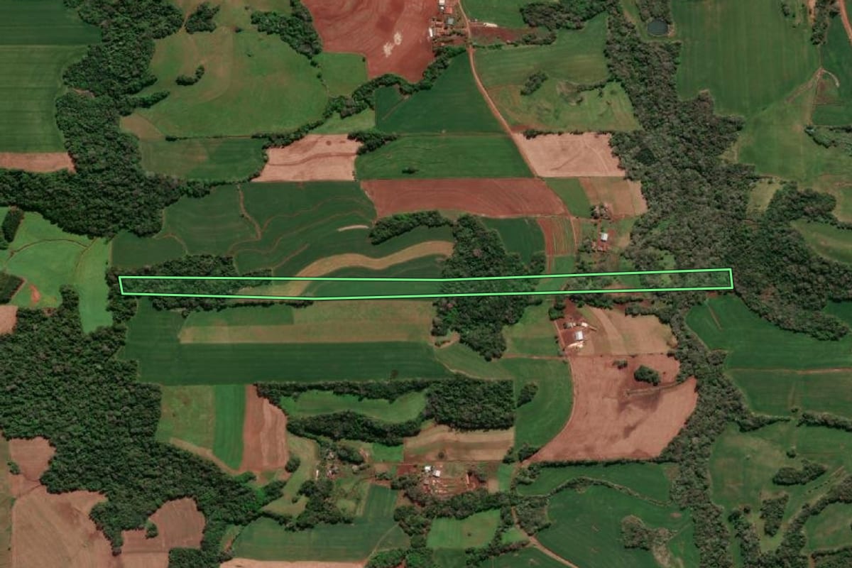 Imagem de satélite do imóvel rural em Giruá (RS), com o contorno declarado no CAR desenhado por cima.