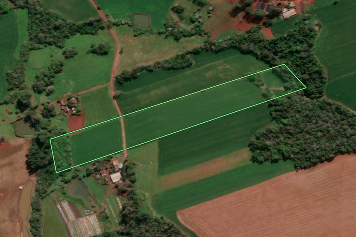 Imagem de satélite do imóvel rural em Giruá (RS), com o contorno declarado no CAR desenhado por cima.