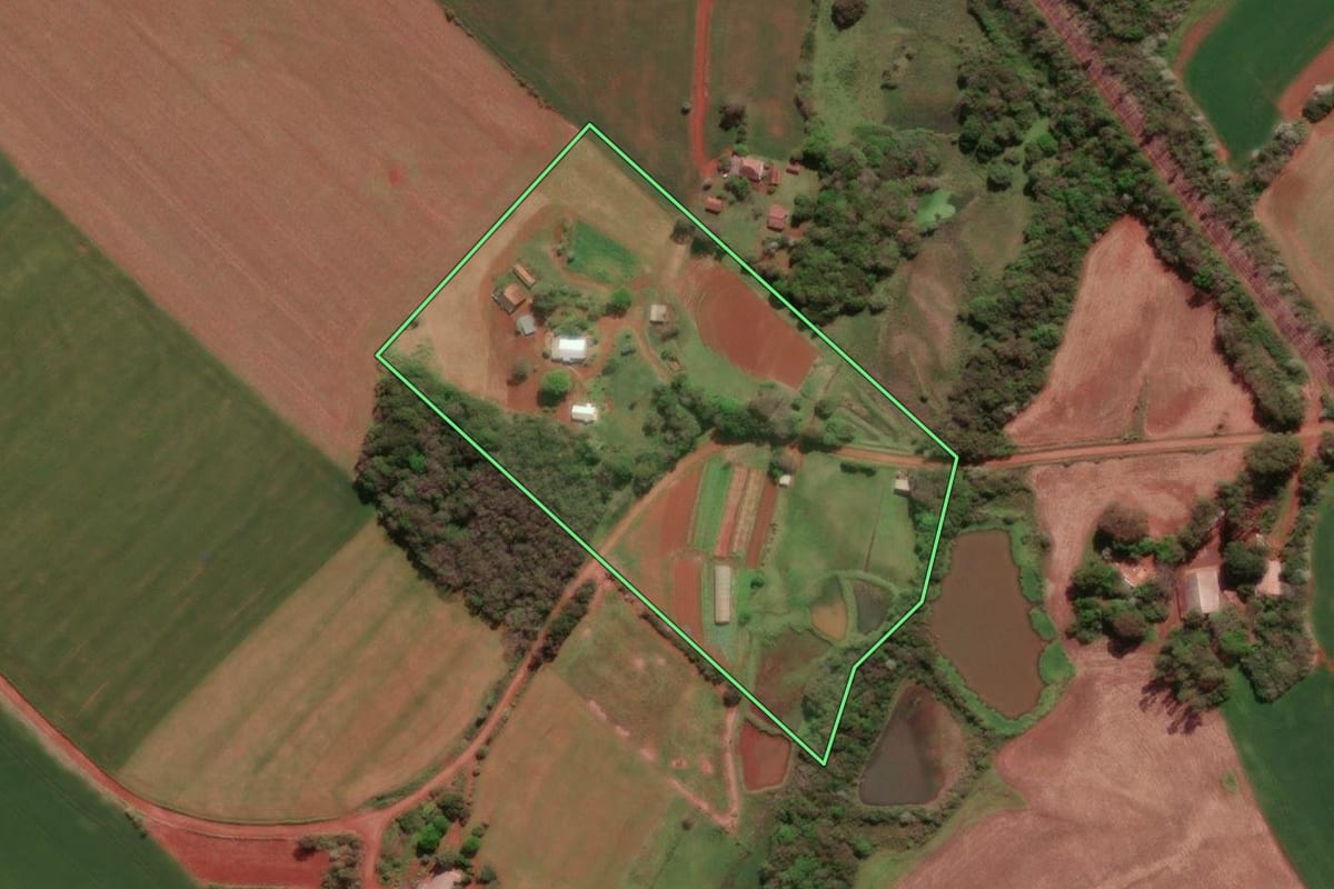 Imagem de satélite do imóvel rural em Giruá (RS), com o contorno declarado no CAR desenhado por cima.