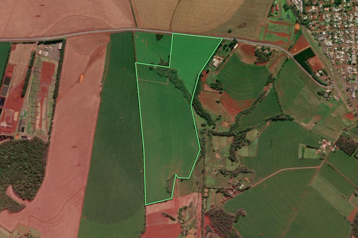 Imagem de satélite do imóvel rural em Giruá (RS), com o contorno declarado no CAR desenhado por cima.