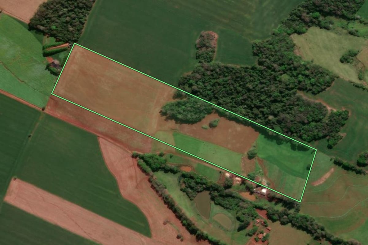 Imagem de satélite do imóvel rural em Giruá (RS), com o contorno declarado no CAR desenhado por cima.
