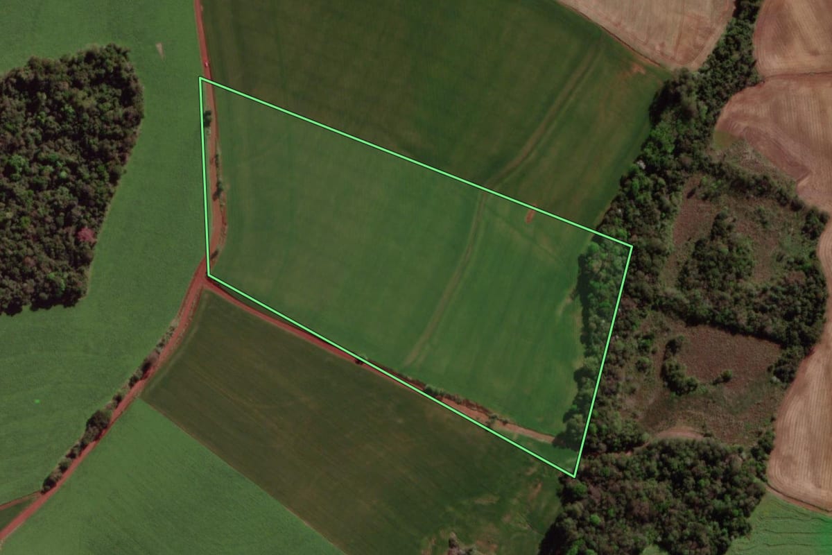 Imagem de satélite do imóvel rural em Giruá (RS), com o contorno declarado no CAR desenhado por cima.