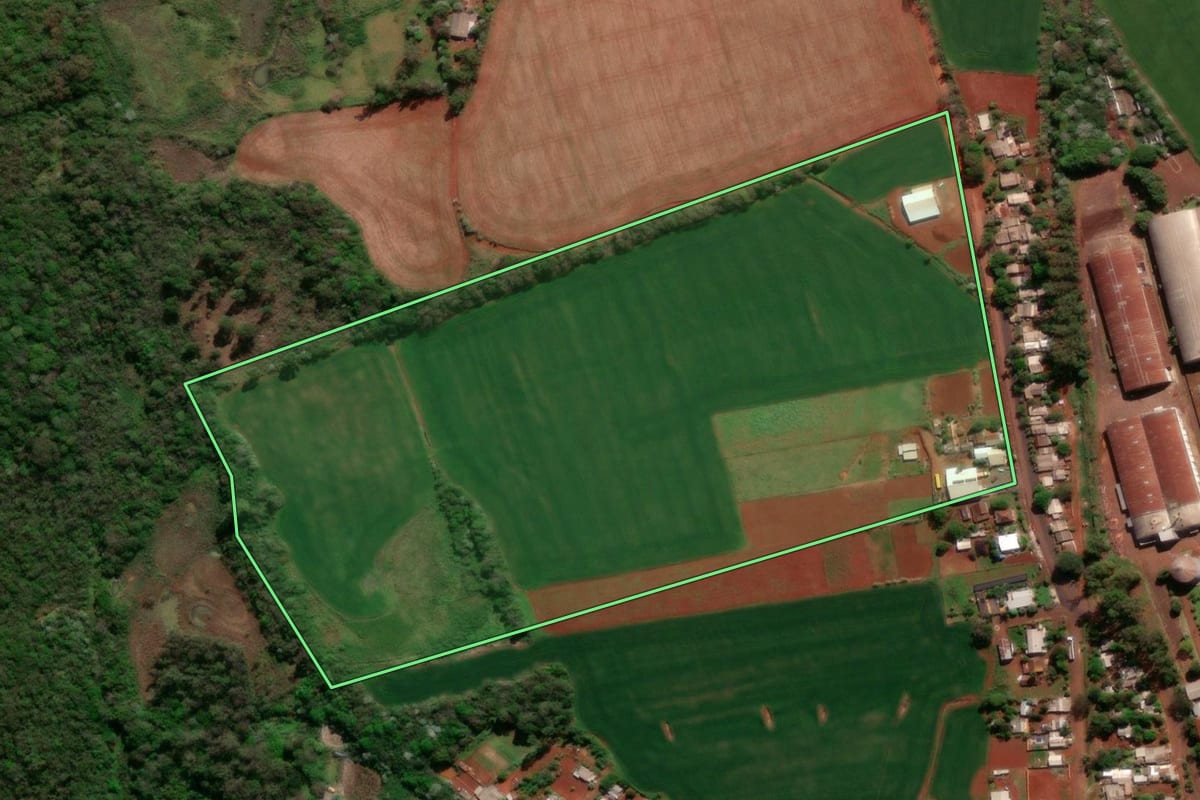 Imagem de satélite do imóvel rural em Giruá (RS), com o contorno declarado no CAR desenhado por cima.
