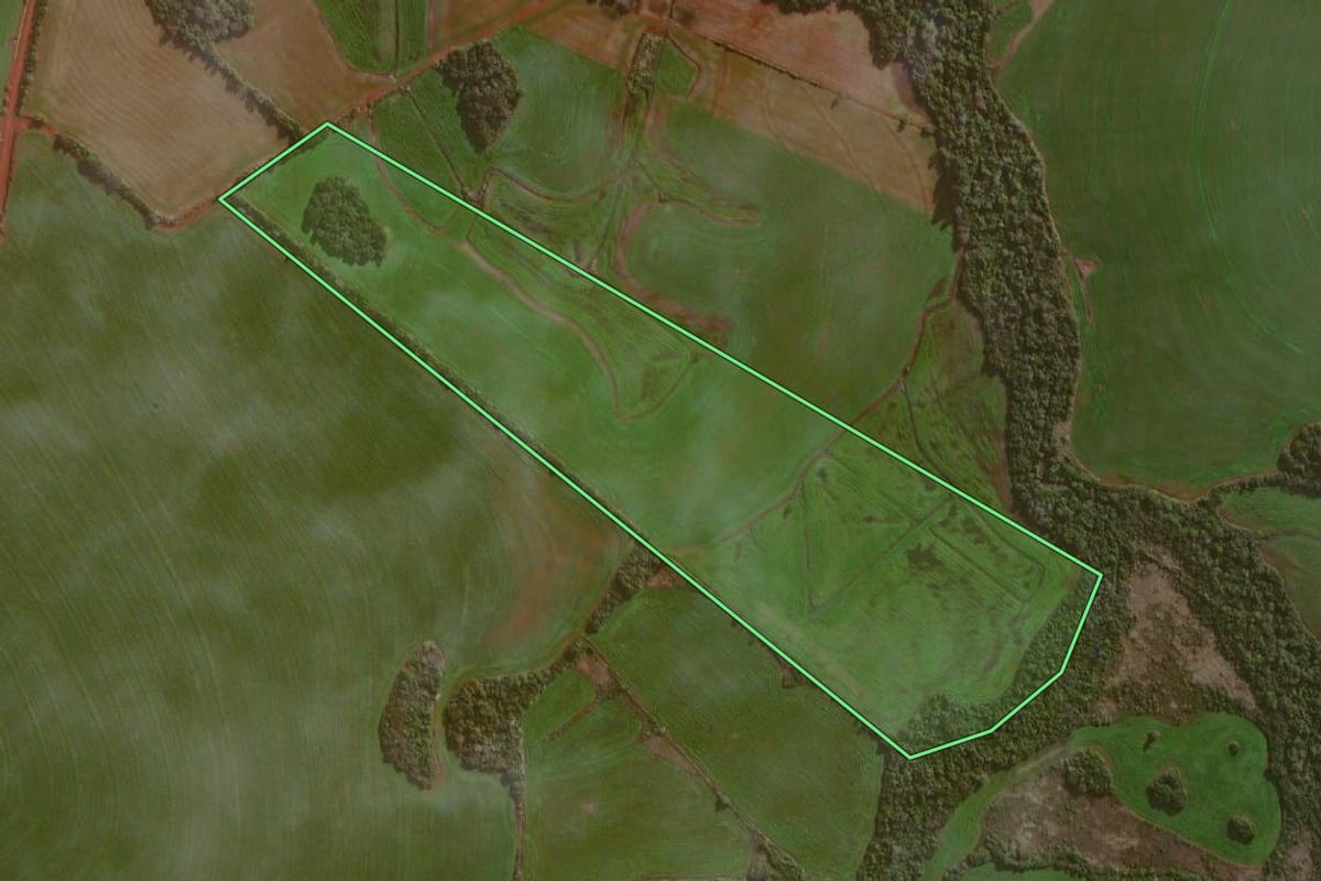 Imagem de satélite do imóvel rural em Giruá (RS), com o contorno declarado no CAR desenhado por cima.