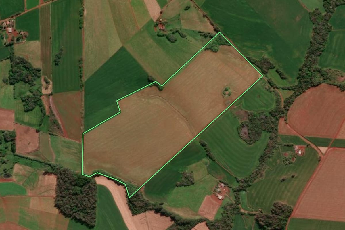 Imagem de satélite do imóvel rural em Giruá (RS), com o contorno declarado no CAR desenhado por cima.