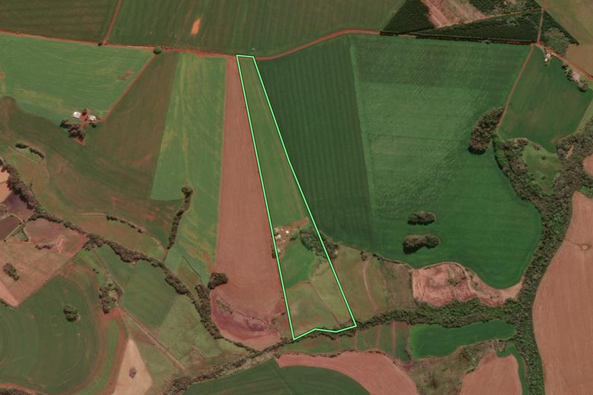 Imagem de satélite do imóvel rural em Giruá (RS), com o contorno declarado no CAR desenhado por cima.