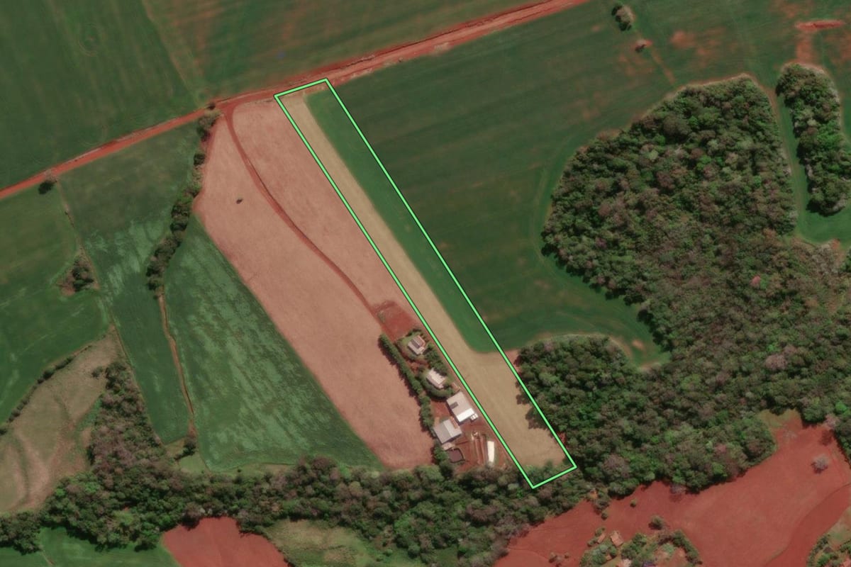 Imagem de satélite do imóvel rural em Giruá (RS), com o contorno declarado no CAR desenhado por cima.