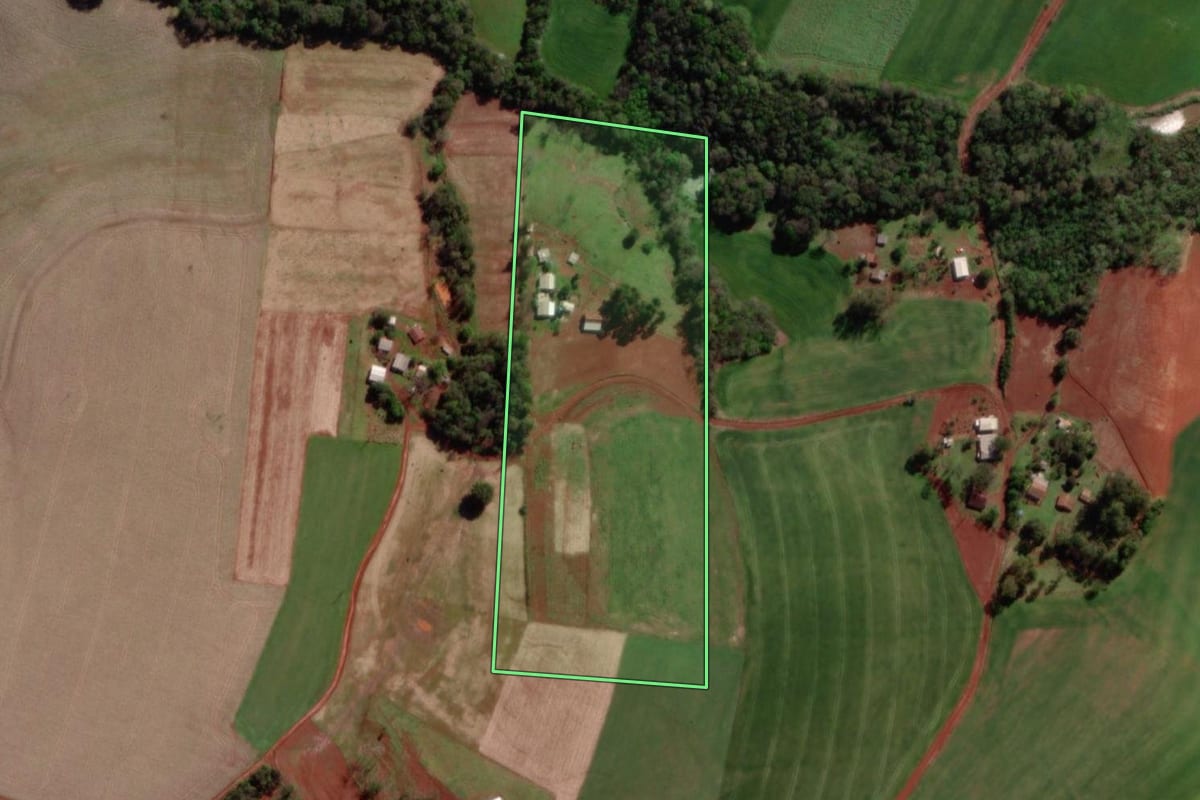 Imagem de satélite do imóvel rural em Giruá (RS), com o contorno declarado no CAR desenhado por cima.