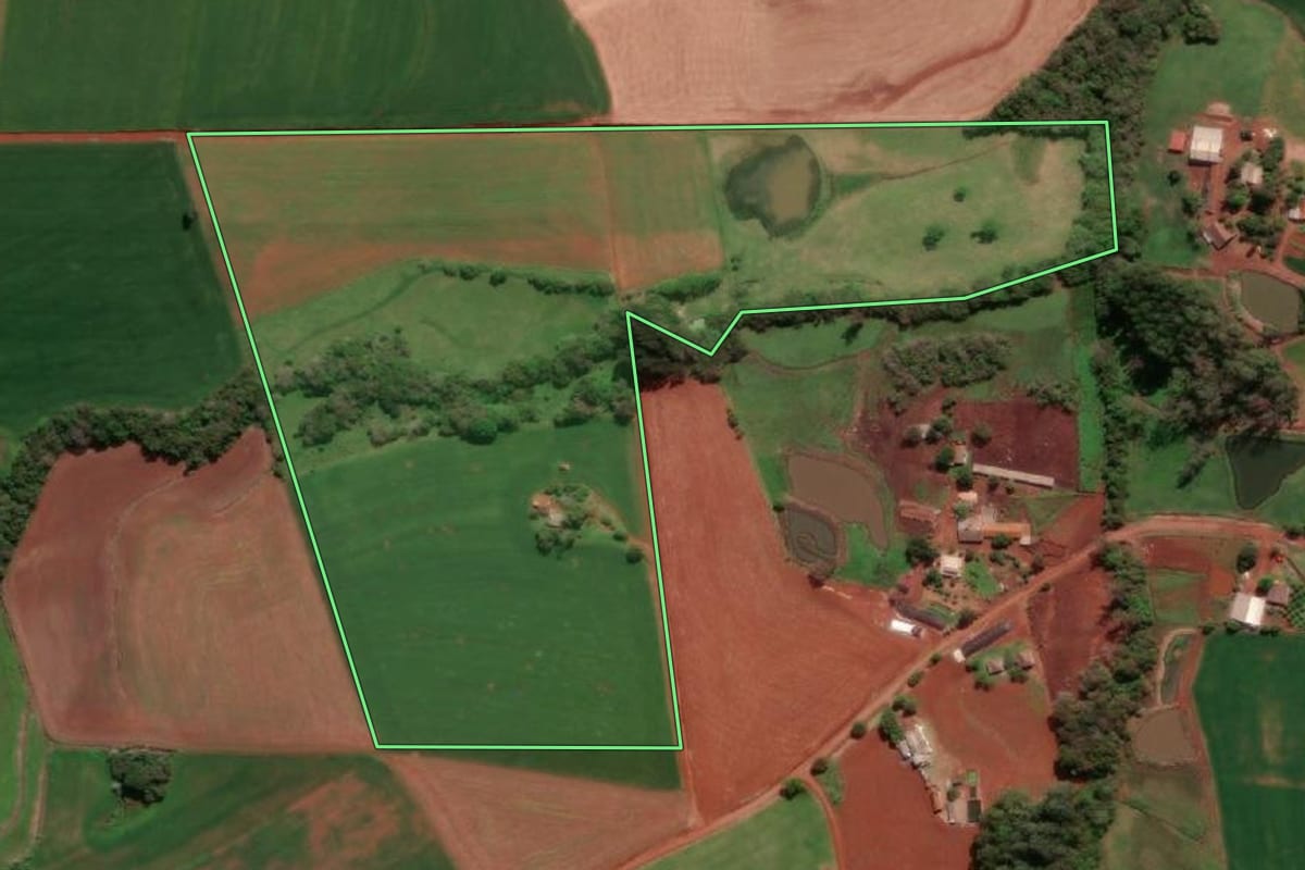 Imagem de satélite do imóvel rural em Giruá (RS), com o contorno declarado no CAR desenhado por cima.