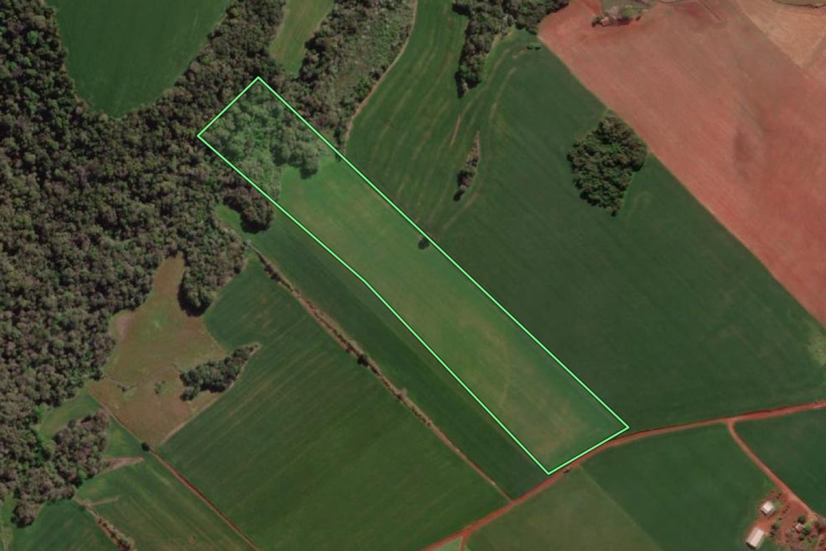 Imagem de satélite do imóvel rural em Giruá (RS), com o contorno declarado no CAR desenhado por cima.