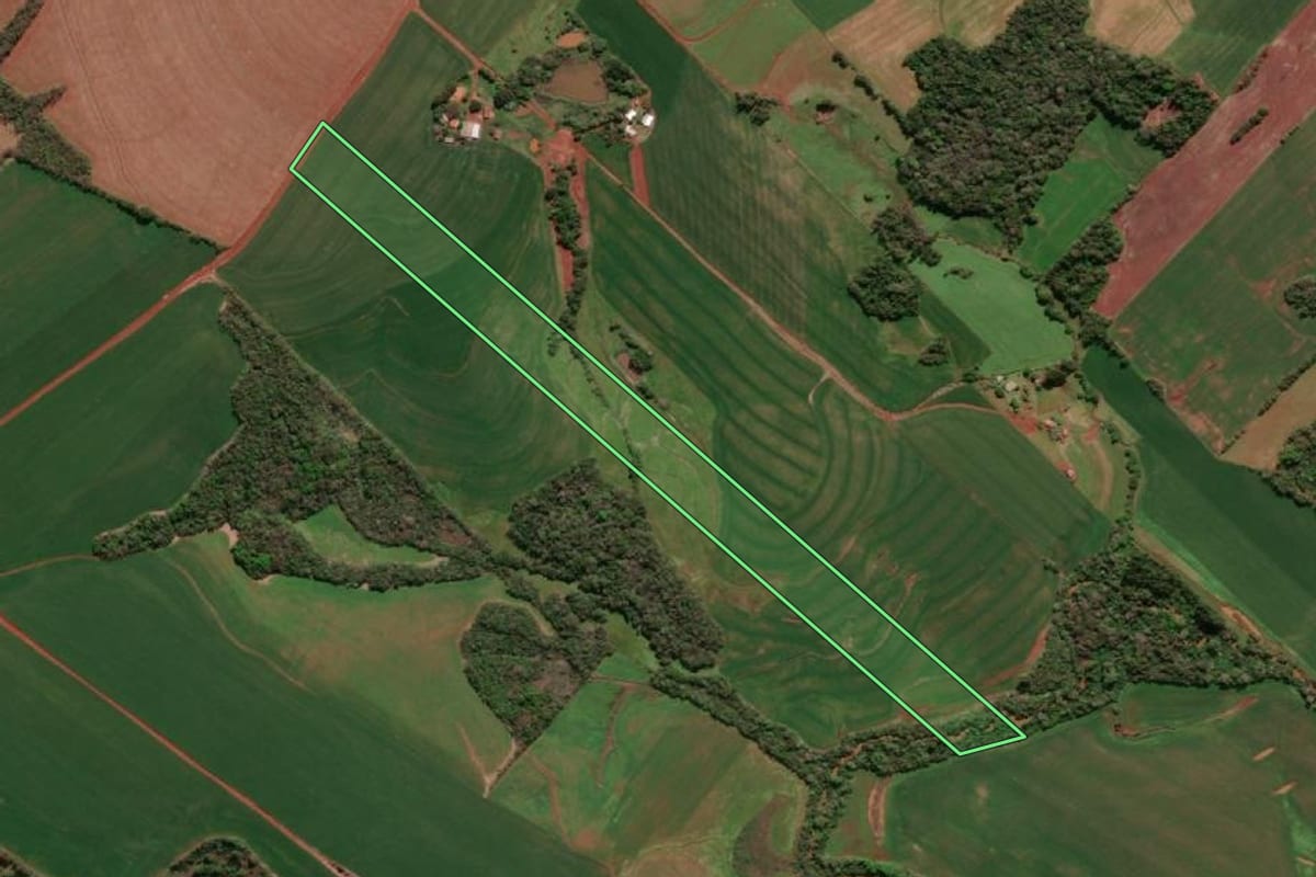 Imagem de satélite do imóvel rural em Giruá (RS), com o contorno declarado no CAR desenhado por cima.
