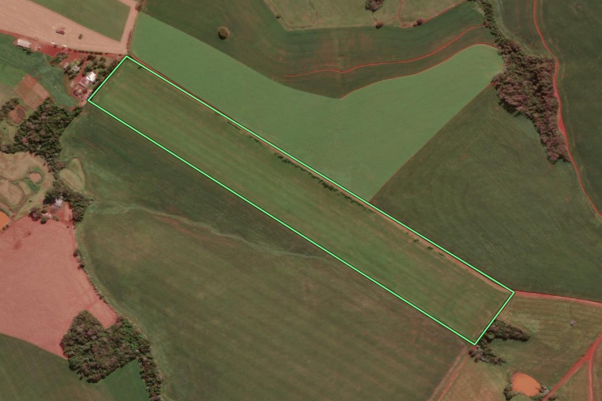 Imagem de satélite do imóvel rural em Giruá (RS), com o contorno declarado no CAR desenhado por cima.