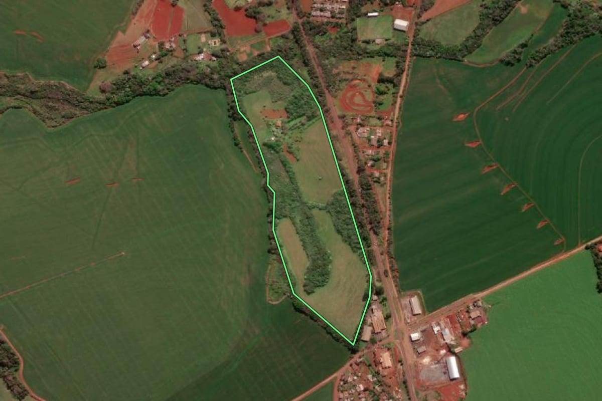 Imagem de satélite do imóvel rural em Giruá (RS), com o contorno declarado no CAR desenhado por cima.