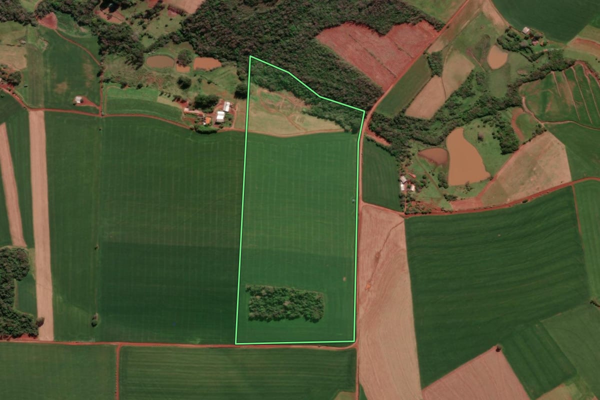 Imagem de satélite do imóvel rural em Giruá (RS), com o contorno declarado no CAR desenhado por cima.