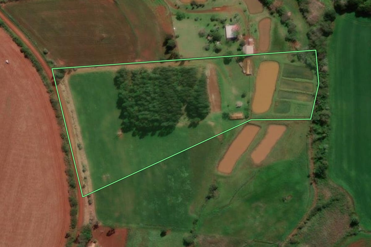 Imagem de satélite do imóvel rural em Giruá (RS), com o contorno declarado no CAR desenhado por cima.