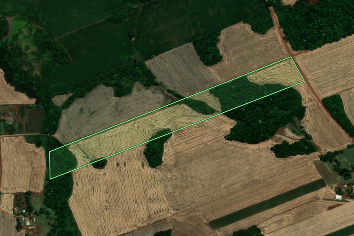 Imagem de satélite do imóvel rural em Giruá (RS), com o contorno declarado no CAR desenhado por cima.