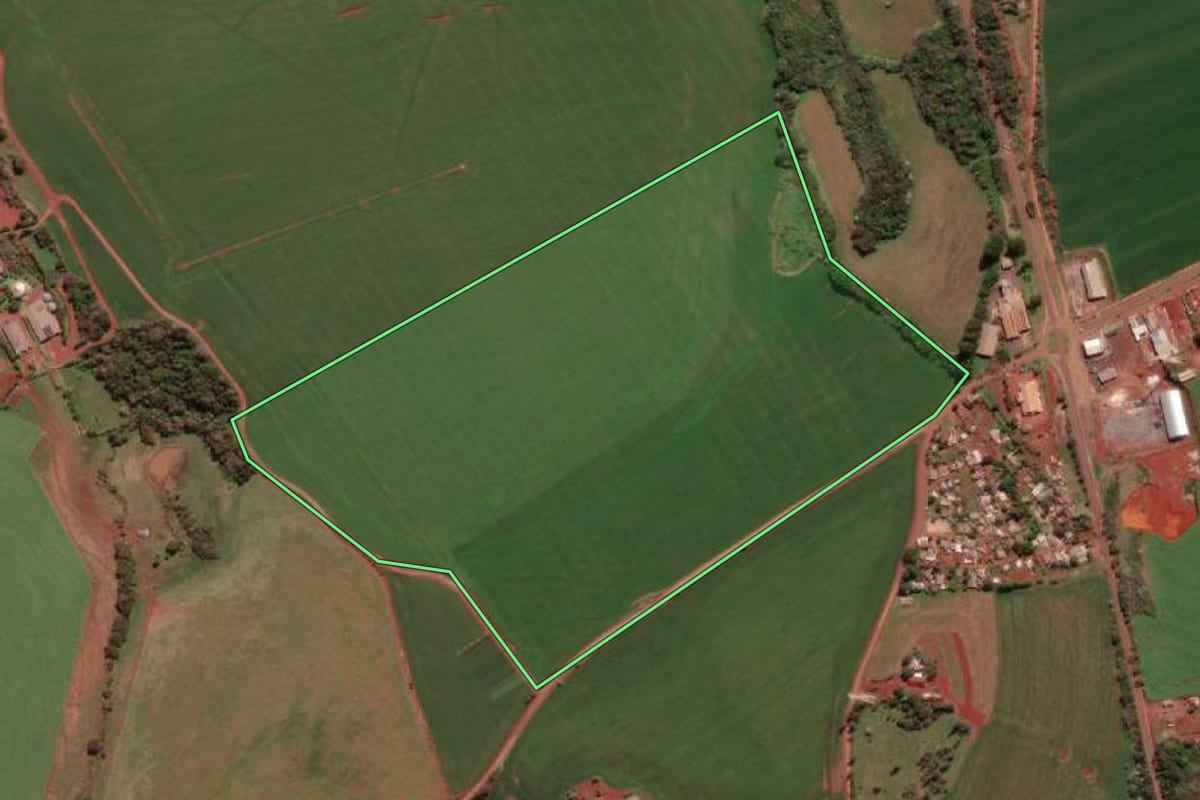 Imagem de satélite do imóvel rural em Giruá (RS), com o contorno declarado no CAR desenhado por cima.