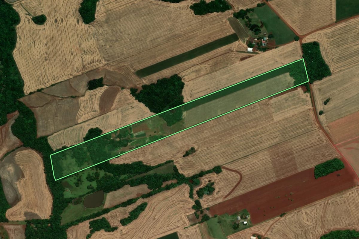 Imagem de satélite do imóvel rural em Giruá (RS), com o contorno declarado no CAR desenhado por cima.