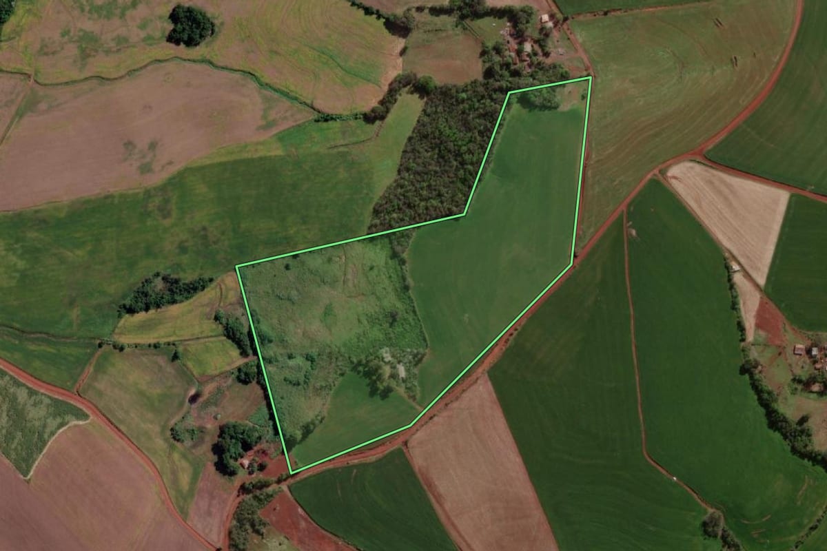 Imagem de satélite do imóvel rural em Giruá (RS), com o contorno declarado no CAR desenhado por cima.