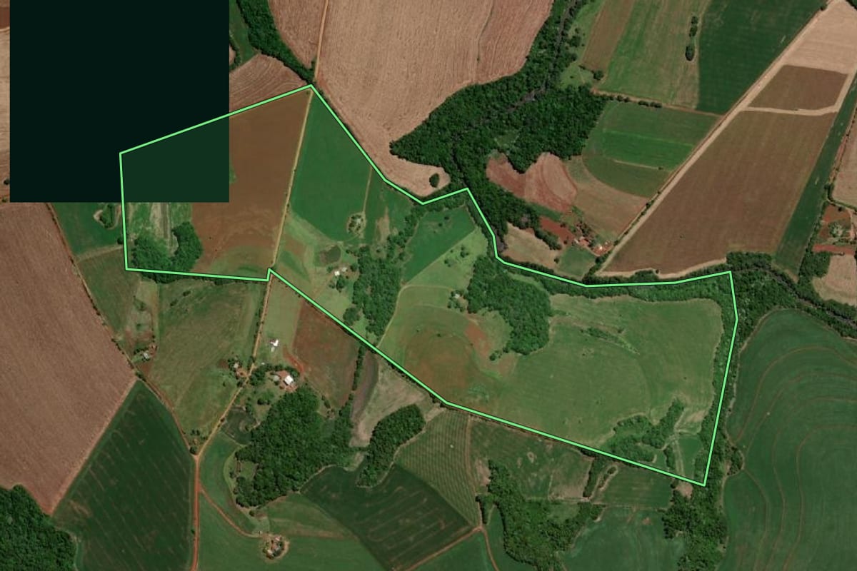 Imagem de satélite do imóvel rural em Giruá (RS), com o contorno declarado no CAR desenhado por cima.