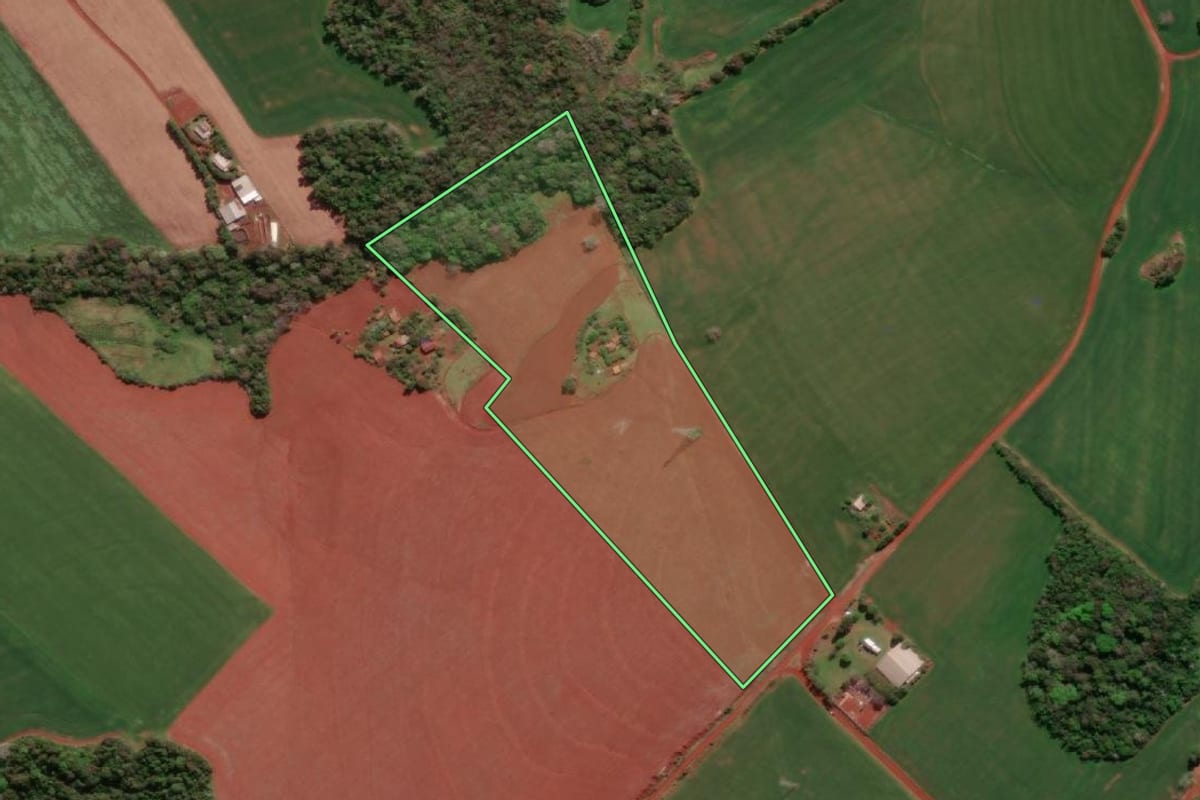 Imagem de satélite do imóvel rural em Giruá (RS), com o contorno declarado no CAR desenhado por cima.