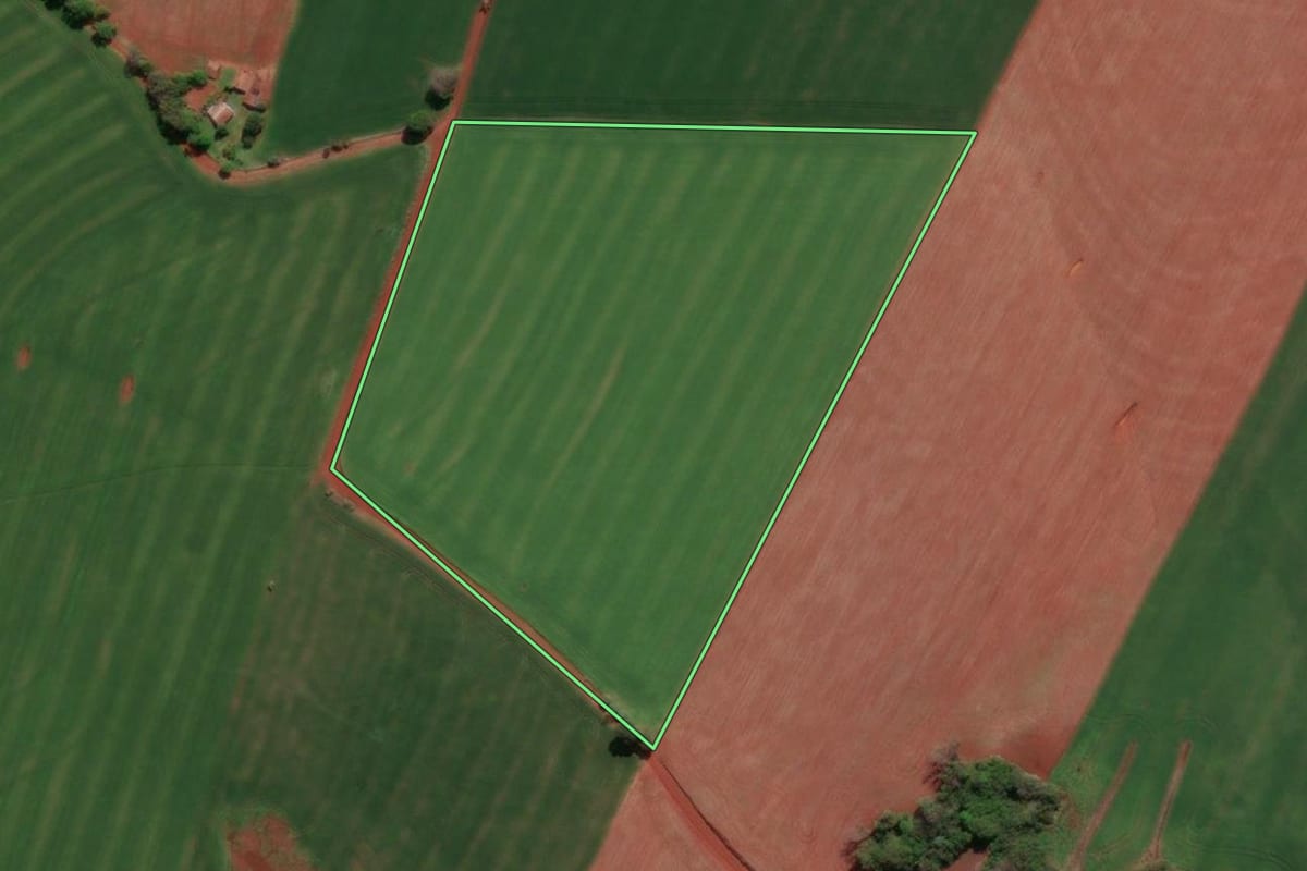 Imagem de satélite do imóvel rural em Giruá (RS), com o contorno declarado no CAR desenhado por cima.