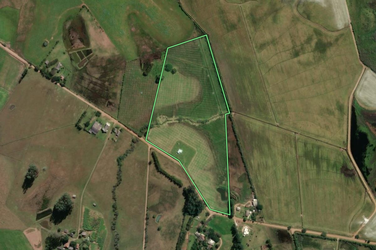 Imagem de satélite do imóvel rural em Glorinha (RS), com o contorno declarado no CAR desenhado por cima.