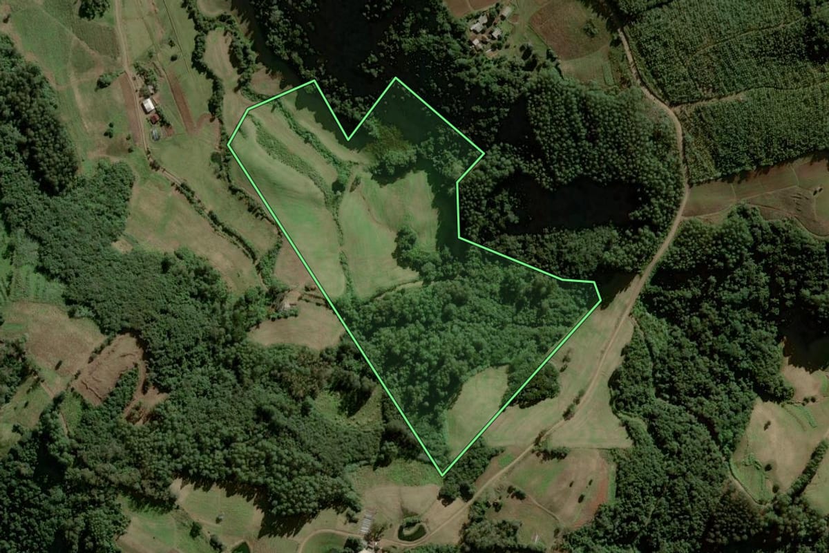 Imagem de satélite do imóvel rural em Gramado Xavier (RS), com o contorno declarado no CAR desenhado por cima.