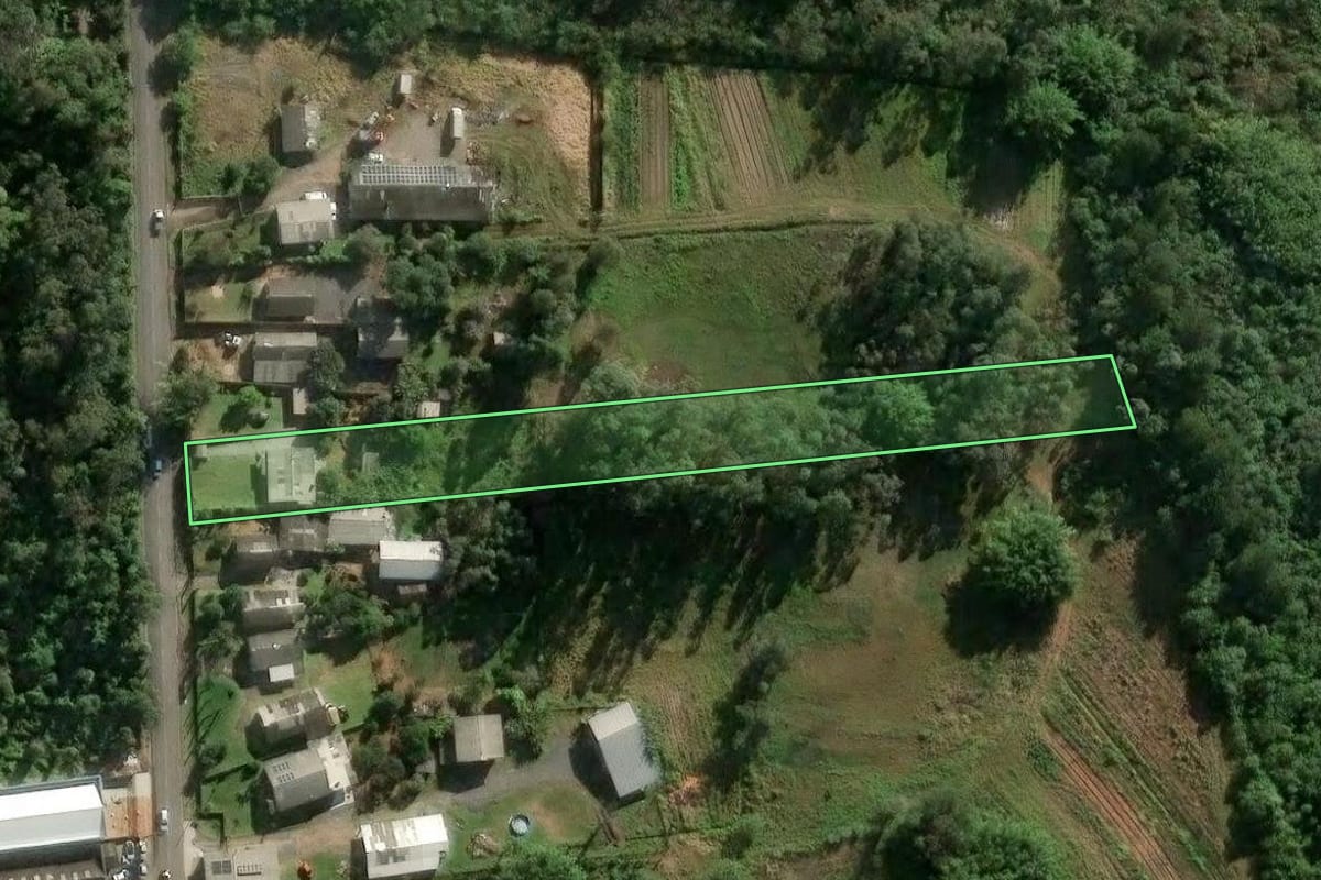 Imagem de satélite do imóvel rural em Gravataí (RS), com o contorno declarado no CAR desenhado por cima.