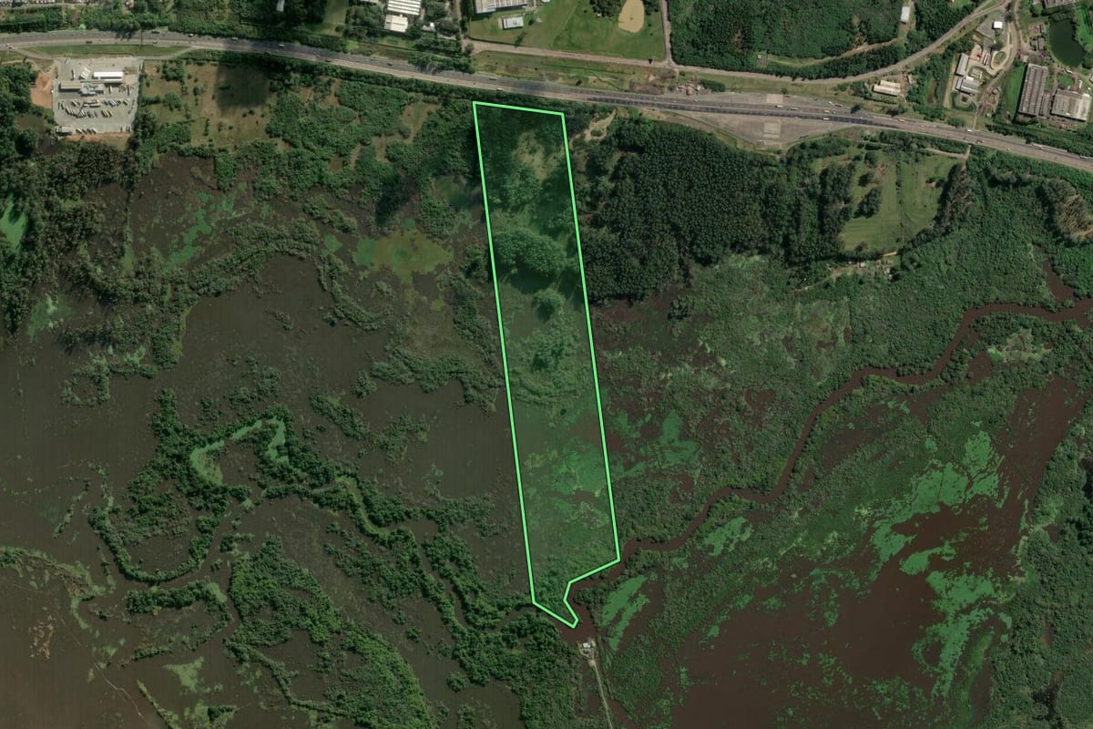 Imagem de satélite do imóvel rural em Gravataí (RS), com o contorno declarado no CAR desenhado por cima.