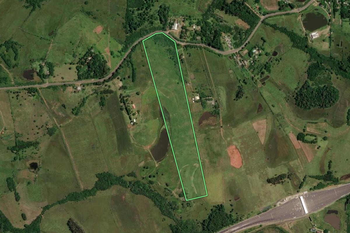 Imagem de satélite do imóvel rural em Gravataí (RS), com o contorno declarado no CAR desenhado por cima.