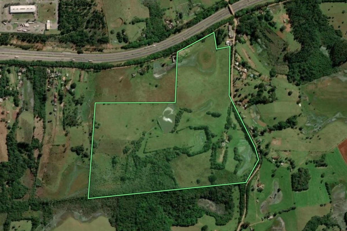 Imagem de satélite do imóvel rural em Gravataí (RS), com o contorno declarado no CAR desenhado por cima.