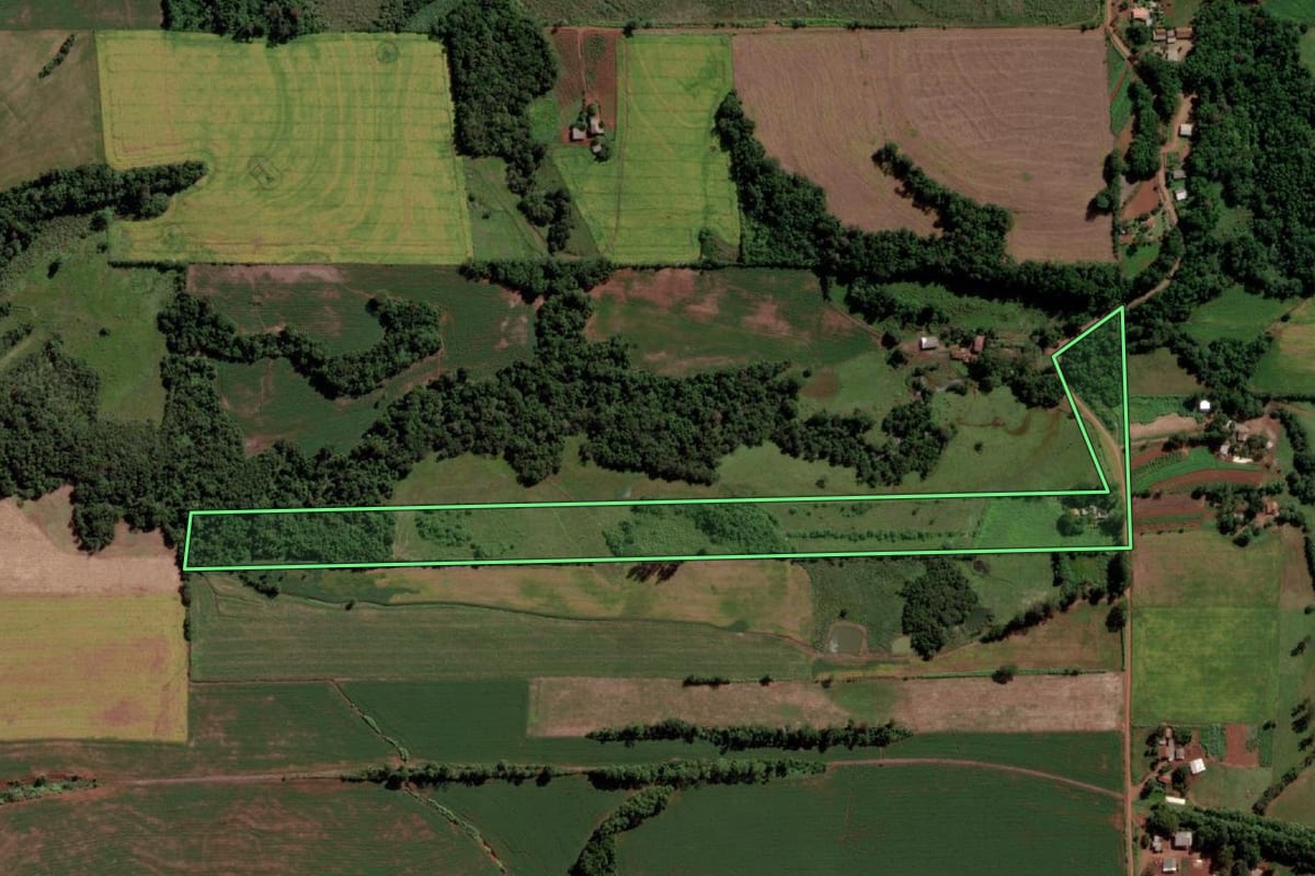 Imagem de satélite do imóvel rural em Guarani das Missões (RS), com o contorno declarado no CAR desenhado por cima.