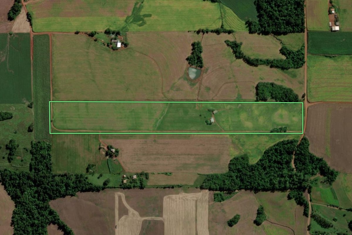 Imagem de satélite do imóvel rural em Guarani das Missões (RS), com o contorno declarado no CAR desenhado por cima.