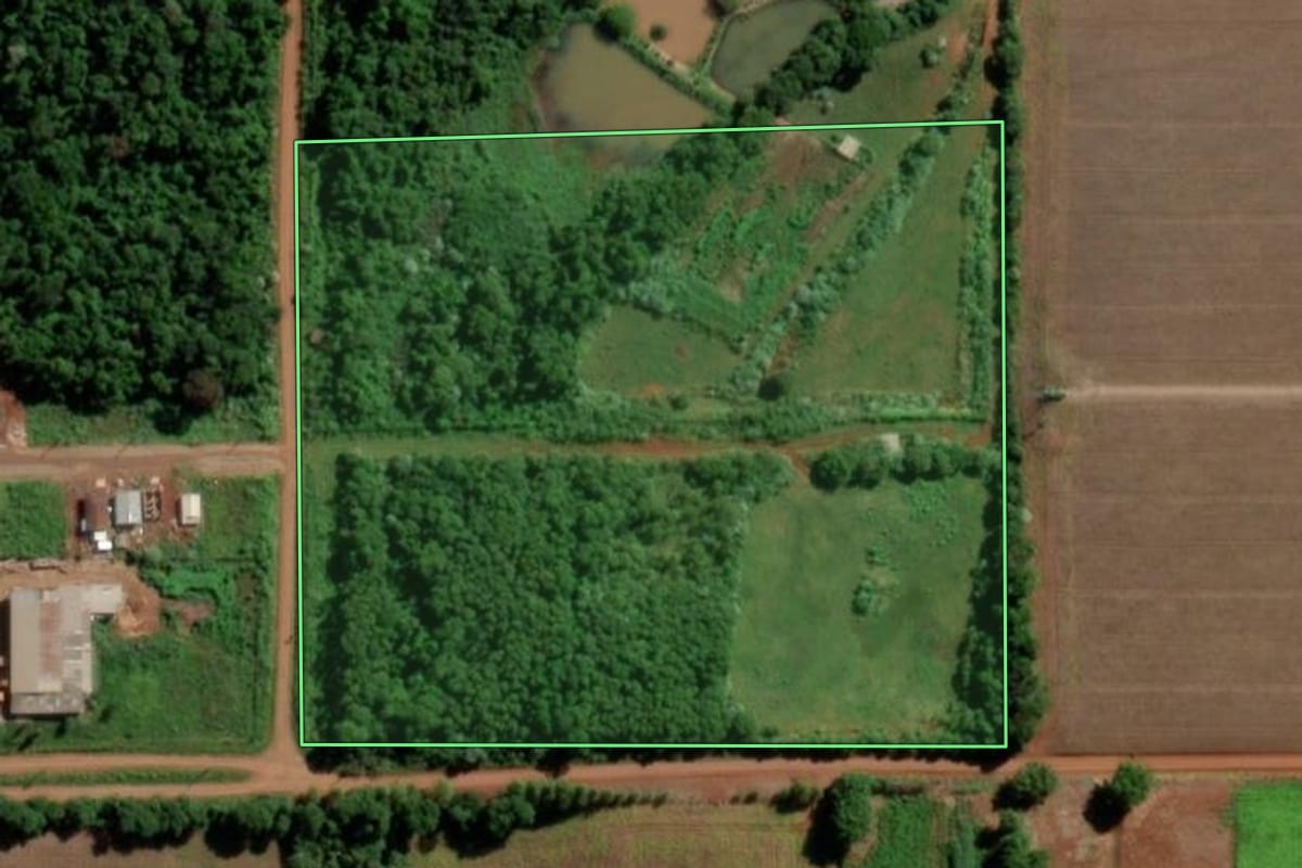 Imagem de satélite do imóvel rural em Guarani das Missões (RS), com o contorno declarado no CAR desenhado por cima.