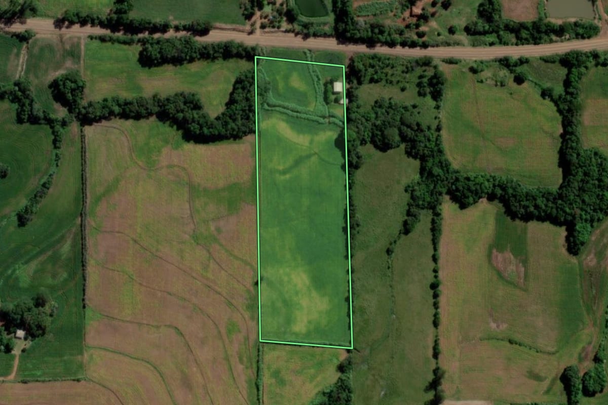 Imagem de satélite do imóvel rural em Guarani das Missões (RS), com o contorno declarado no CAR desenhado por cima.