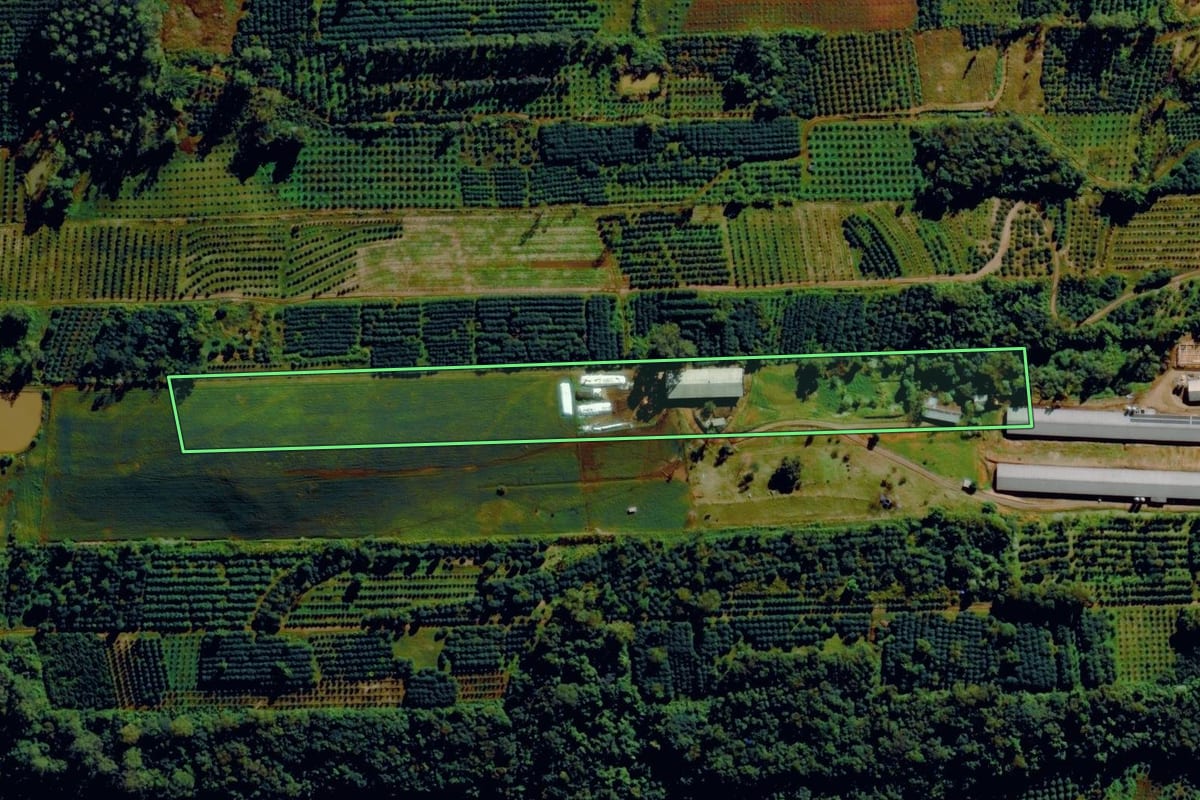 Imagem de satélite do imóvel rural em Harmonia (RS), com o contorno declarado no CAR desenhado por cima.