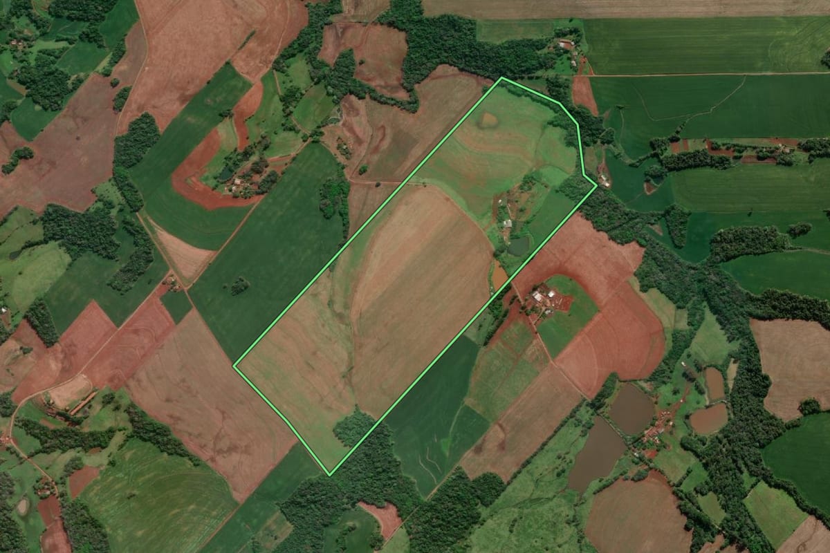 Imagem de satélite do imóvel rural em Horizontina (RS), com o contorno declarado no CAR desenhado por cima.
