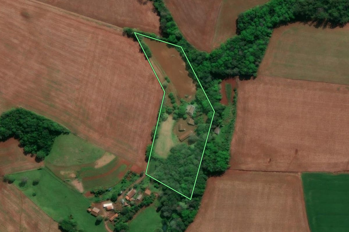 Imagem de satélite do imóvel rural em Horizontina (RS), com o contorno declarado no CAR desenhado por cima.