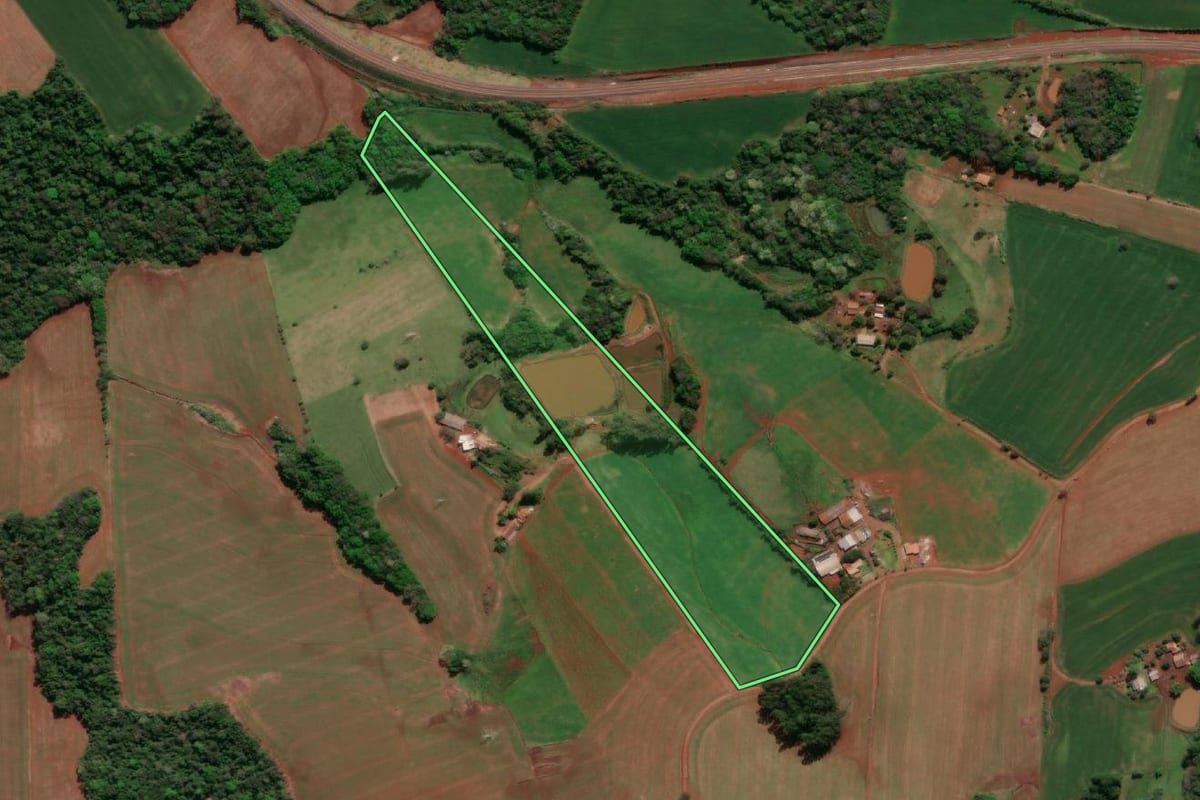 Imagem de satélite do imóvel rural em Horizontina (RS), com o contorno declarado no CAR desenhado por cima.