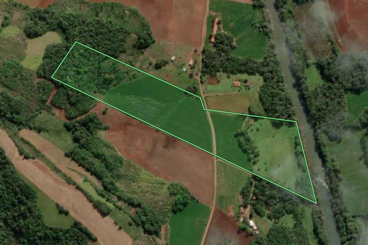 Imagem de satélite do imóvel rural em Horizontina (RS), com o contorno declarado no CAR desenhado por cima.