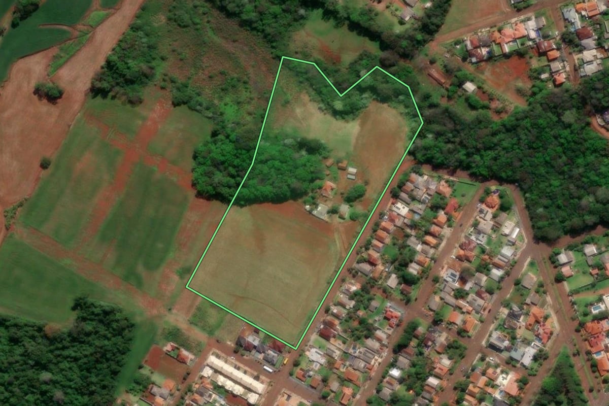 Imagem de satélite do imóvel rural em Horizontina (RS), com o contorno declarado no CAR desenhado por cima.