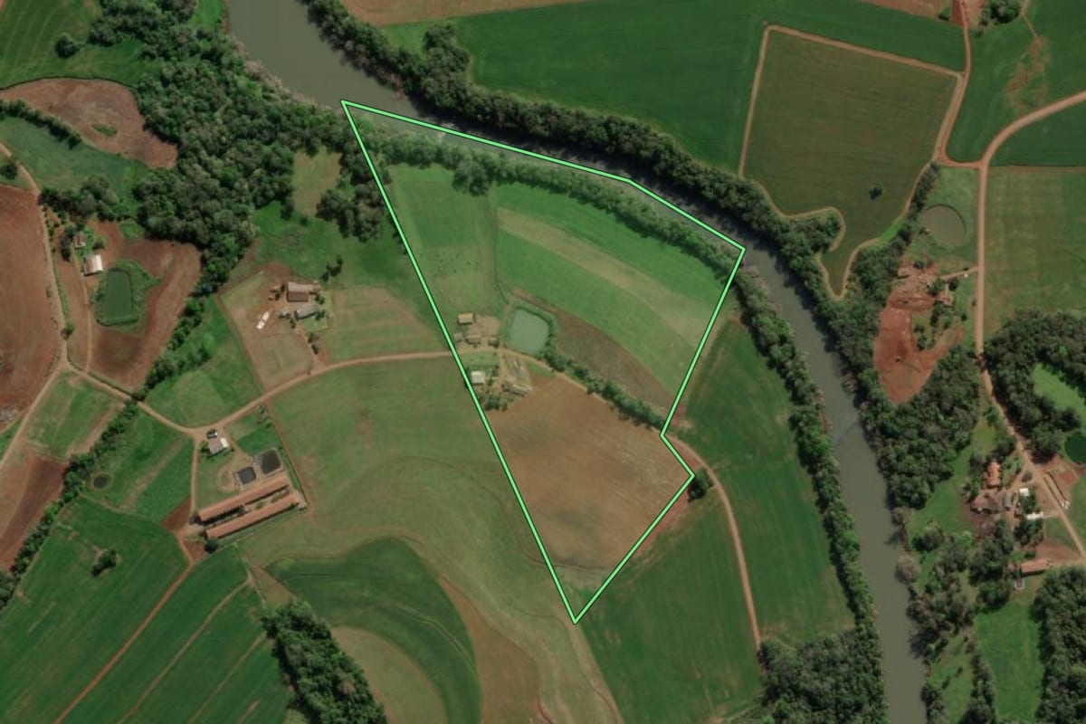 Imagem de satélite do imóvel rural em Horizontina (RS), com o contorno declarado no CAR desenhado por cima.