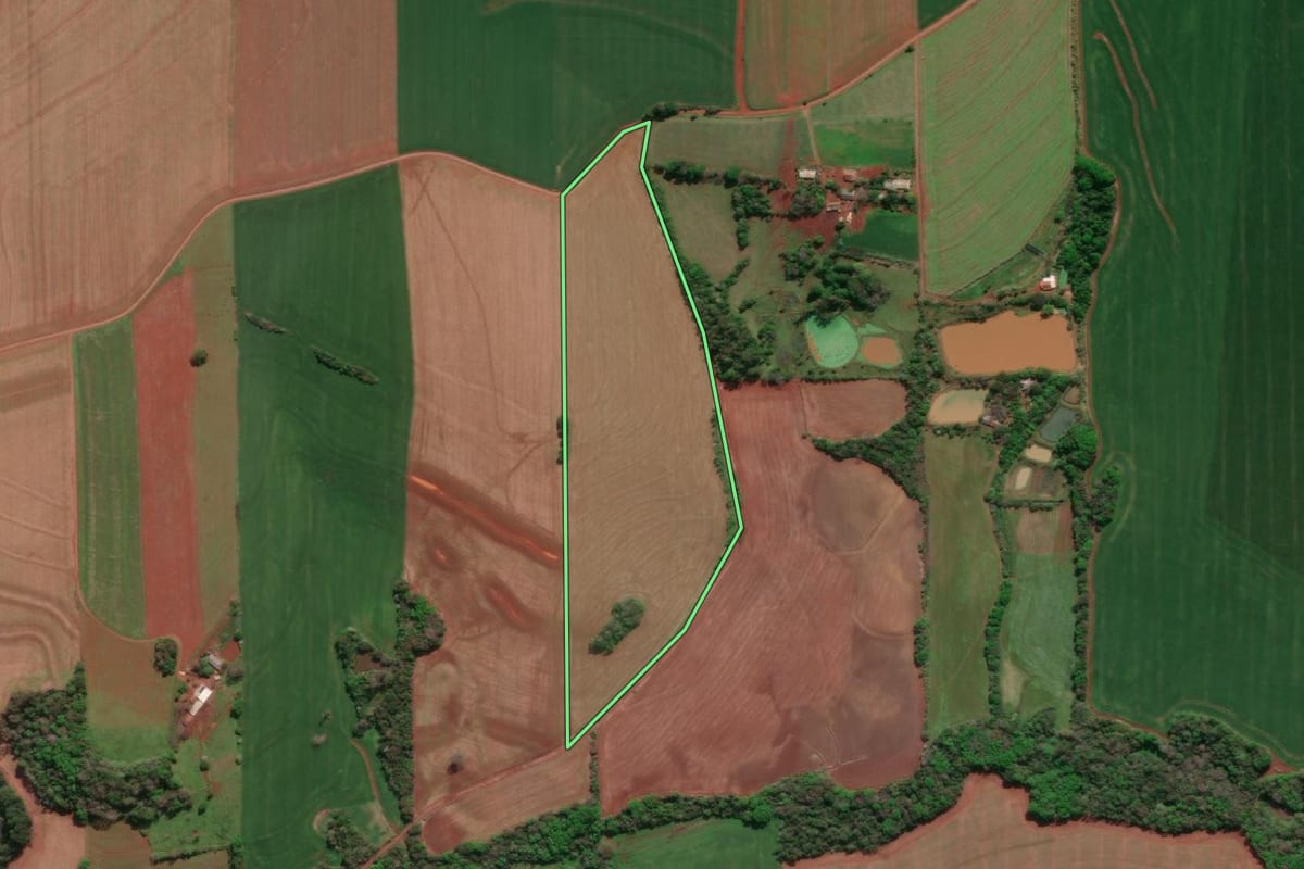 Imagem de satélite do imóvel rural em Horizontina (RS), com o contorno declarado no CAR desenhado por cima.