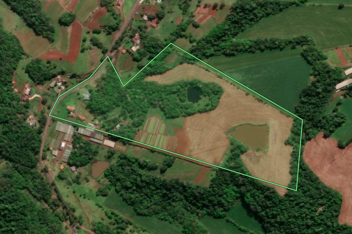 Imagem de satélite do imóvel rural em Horizontina (RS), com o contorno declarado no CAR desenhado por cima.