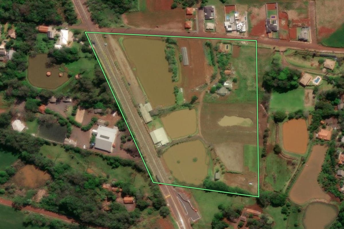Imagem de satélite do imóvel rural em Horizontina (RS), com o contorno declarado no CAR desenhado por cima.