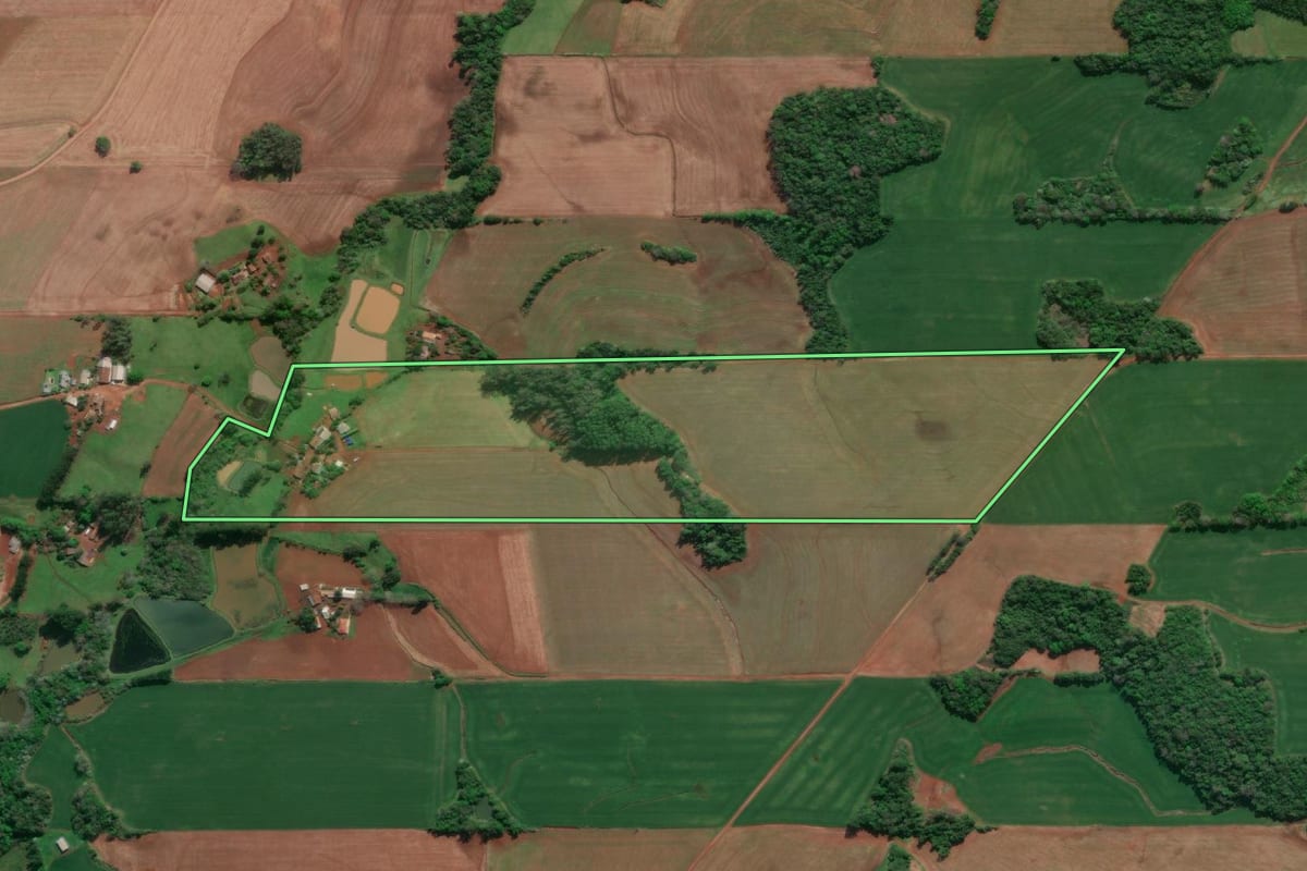Imagem de satélite do imóvel rural em Horizontina (RS), com o contorno declarado no CAR desenhado por cima.