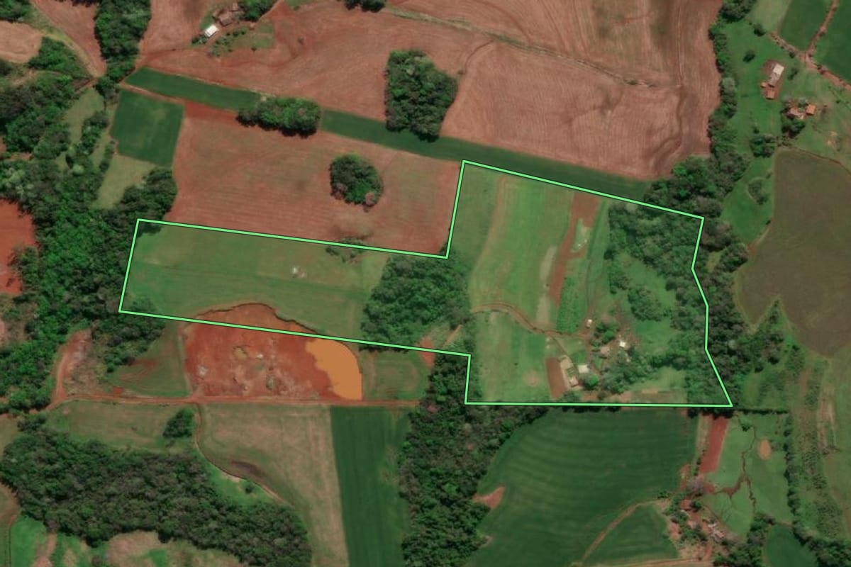 Imagem de satélite do imóvel rural em Horizontina (RS), com o contorno declarado no CAR desenhado por cima.