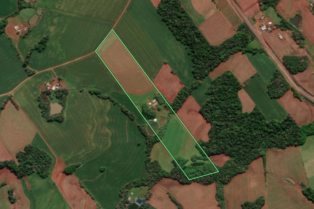 Imagem de satélite do imóvel rural em Horizontina (RS), com o contorno declarado no CAR desenhado por cima.
