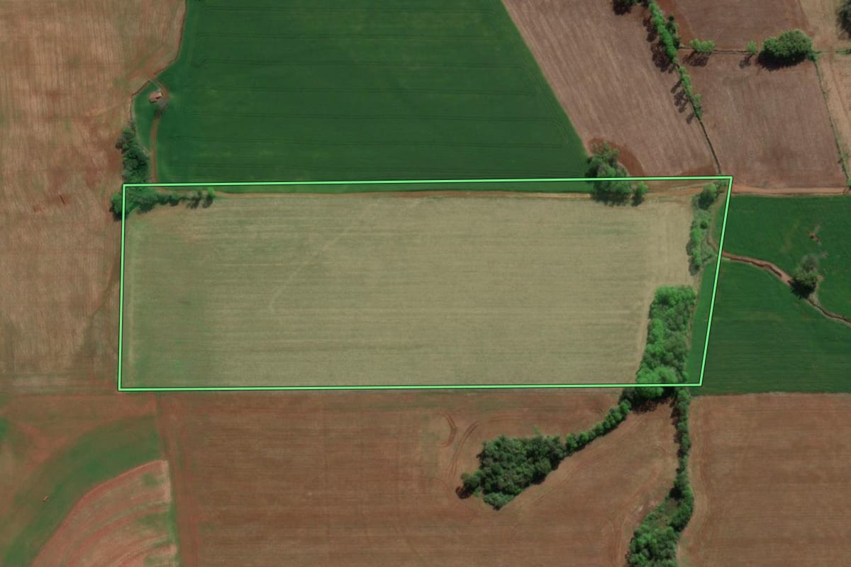Imagem de satélite do imóvel rural em Horizontina (RS), com o contorno declarado no CAR desenhado por cima.